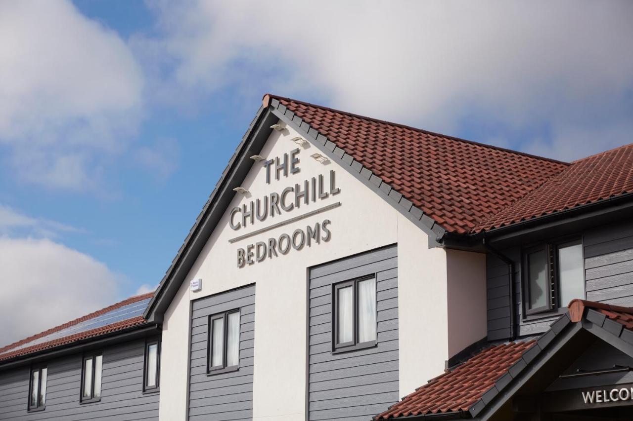 The Churchill By Greene King Inns Роял Уутън Басет Екстериор снимка